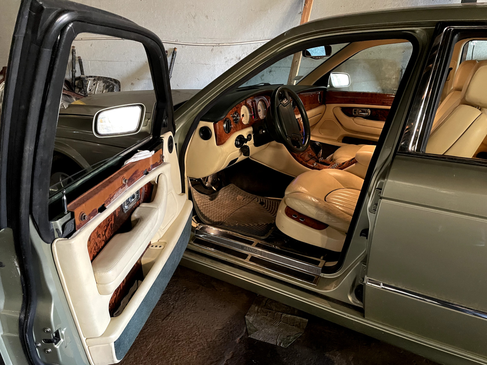 BENTLEY ARNAGE RL RECEIVER DRYER ROLLS ROYCE SERAPH.  HUGE USED ARNAGE INVENTORY