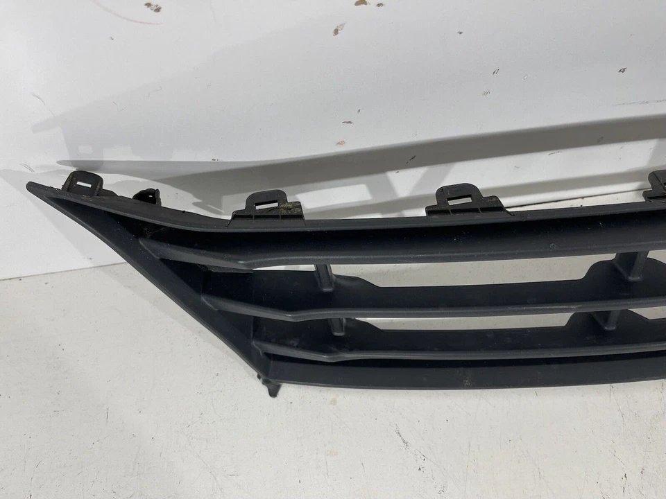 2016-2017 Mitsubishi Outlander Sport Front Bumper Lower Grille OEM Foto 2 de 4