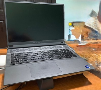 Dell Alienware m18 R2 for Parts