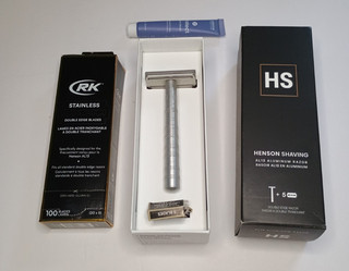 Henson Shaving Razor