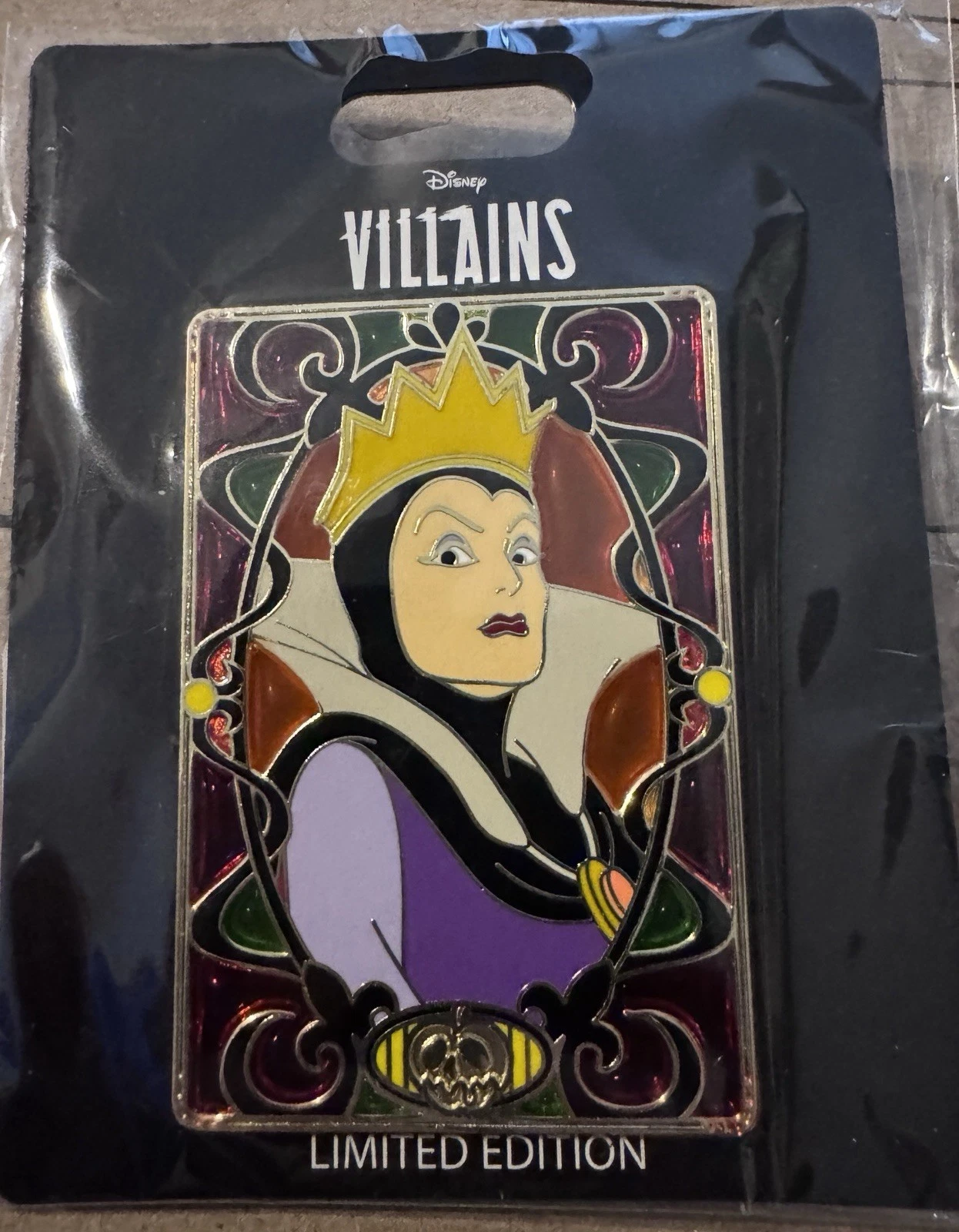 Pink a la Mode Snow White Evil Queen Stained Glass Jumbo LE 300 Disney Pin PALM