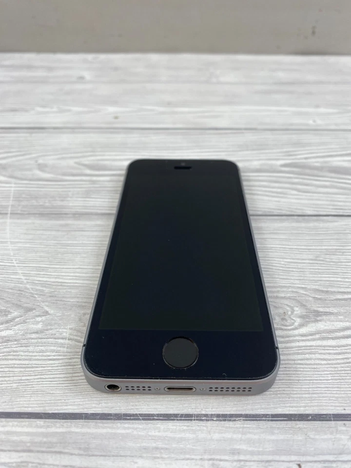 Apple iPhone SE (2016) · 16GB, photo 2 of 5