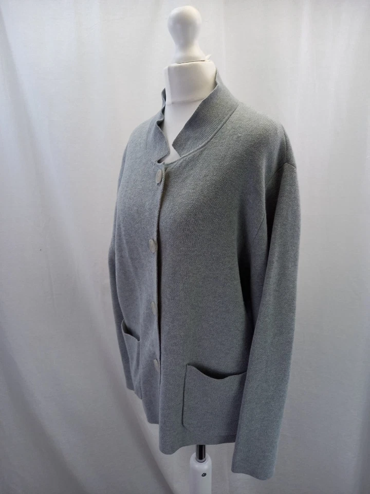 Cárdigan Poesía Gris Claro 12 Algodón Doble Punto Blanco Interior Bolsillos Cuadrados En muy buena condición Foto 2 de 4