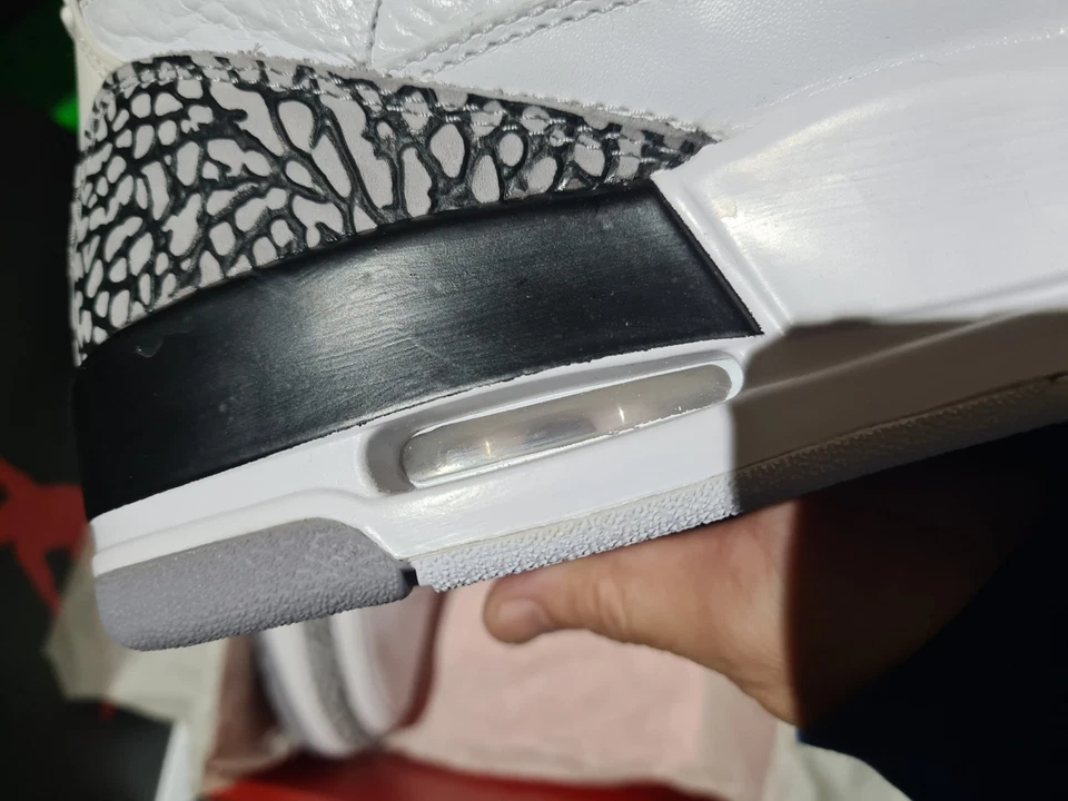 New DS Nike Air Jordan 3 White Cement 2011 Sz 10 OG Retro 136064-105 AUTH - image 2 of 4