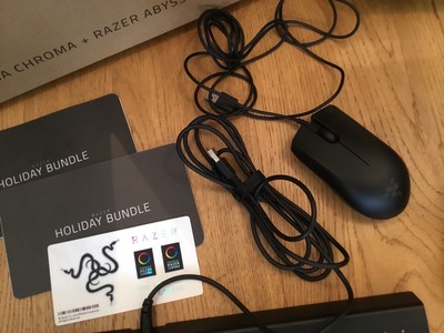 Razer Holiday Chroma Bundle (2018) Keyboard, Mouse And Mouse Pad 