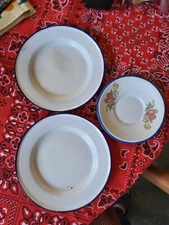 VTG  SWEDEN KER ENAMELWARE 5" Floral Saucer 2 6.5" Plates Farmhouse Blue White