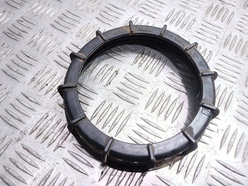 Ford Mondeo Mk III 2003 Befestigungsmutter Kraftstoffpumpe im Tank 85kW UST42156