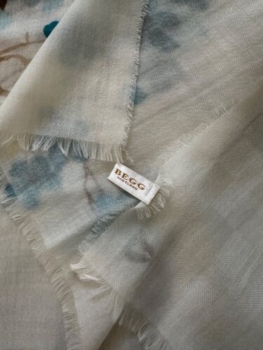 Begg Cashmere Scarf/ Shawl Blue Floral Design 100% Cashmere Lightweight & Soft - Picture 3 of 4