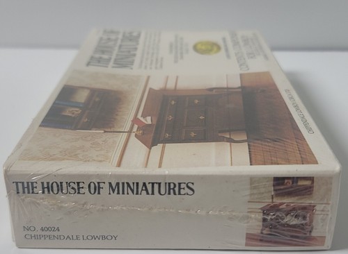 The House of Miniatures # 40024 Chippendale Lowboy - Picture 5 of 6