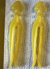 Vintage Rogers Clean-Grip Yellow Girl Clothe Pins