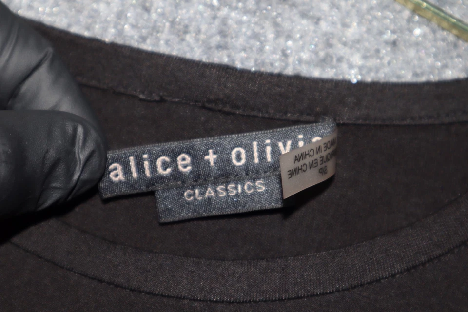 Alice + Olivia Shirt Women Small Black Stretch Long Sleeve Crop Round Neck GUC - Image 2 of 4