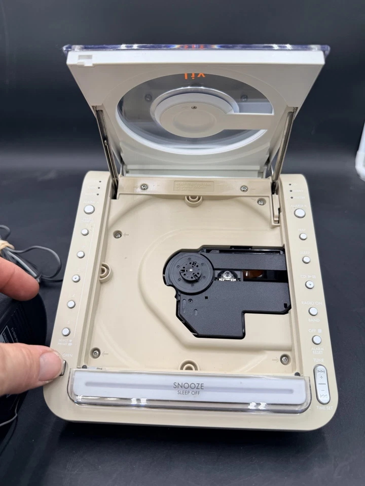 Sony Dream Machine ICF-CD855V Clock Radio CD Player 100% WORKING SEE VIDEO - Image 4 of 4