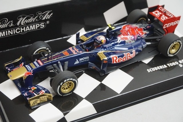 1:43 MINICHAMPS 410130019 Scuderia Toro Rosso STR8 2013 #19 model