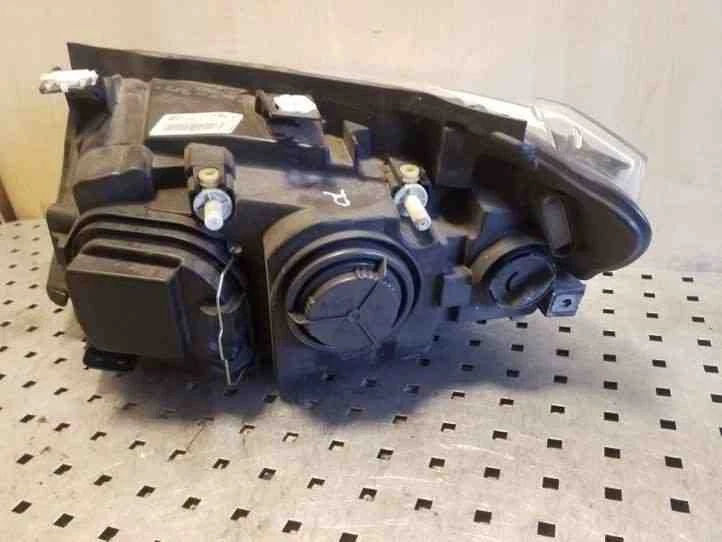 Faro delantero derecho bmw x1 e84 58825883 2.0 diésel 130kw 2010 26119178 Foto 3 de 4