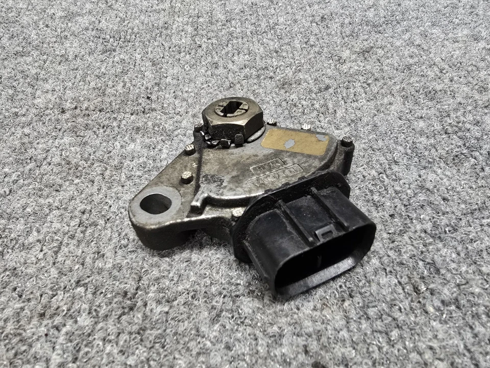 Sensor de módulo de palanca de cambios de palanca de cambios de transmisión OEM Lexus IS300 2001-2005 Foto 2 de 4