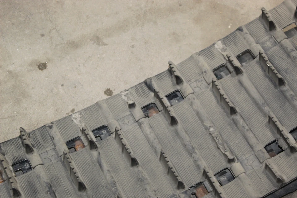 2000 Polaris Rmk 700 трек отсутствует ушки 144 x 15 x 2 ушка x 2,52 шаг - Изображение 4 из 4