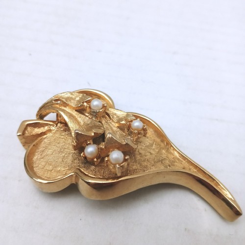 Vintage Tortolani Gold Tone Faux Pearl Pendant Leaf Signed 2.5 Inches - Picture 4 of 8