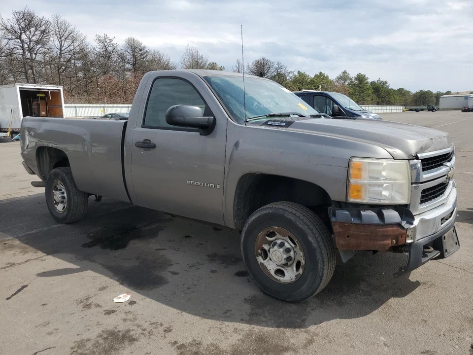 Used Right Headlight Assembly fits: 2008 Chevrolet Silverado 2500 pickup Right G Foto 4 de 4