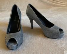 NINE WEST Women's Size 7.5 M Sparkly Silver Peep Toe Heels Worn Once