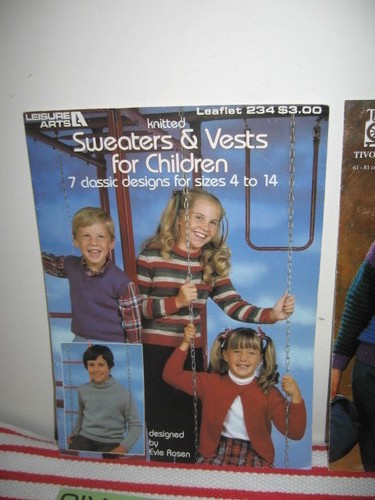 4 Vintage Kinitting Pattern Booklets for Children & Youth Lacey's Bernat Tivoli - Picture 2 of 12
