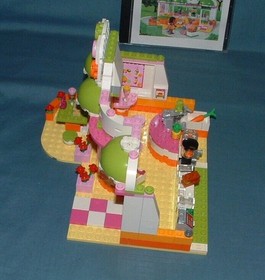 FRIENDS, HEARTLAKE JUICE BAR SET 41035 - LEGO - 2014 - USED