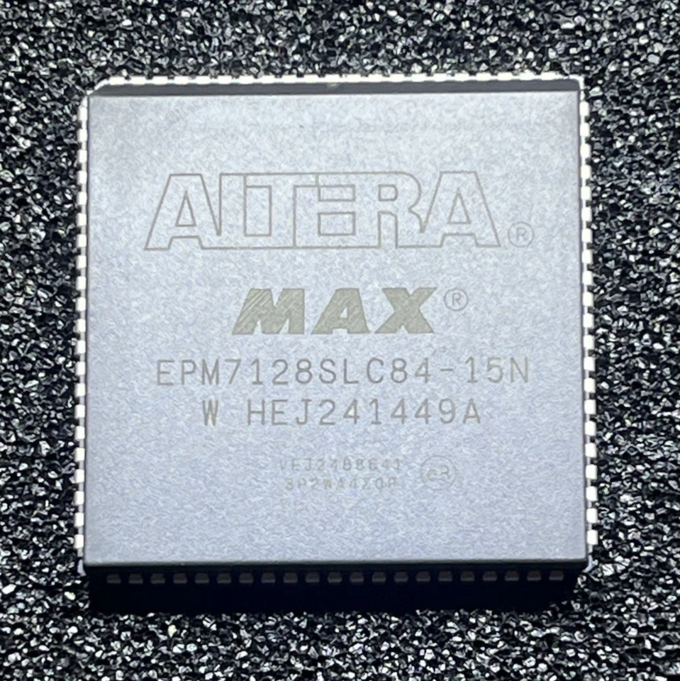 4 Stück ALTERA EPM7128SLC84-15N CPLD  Programmierbarer Baustein, obsolet