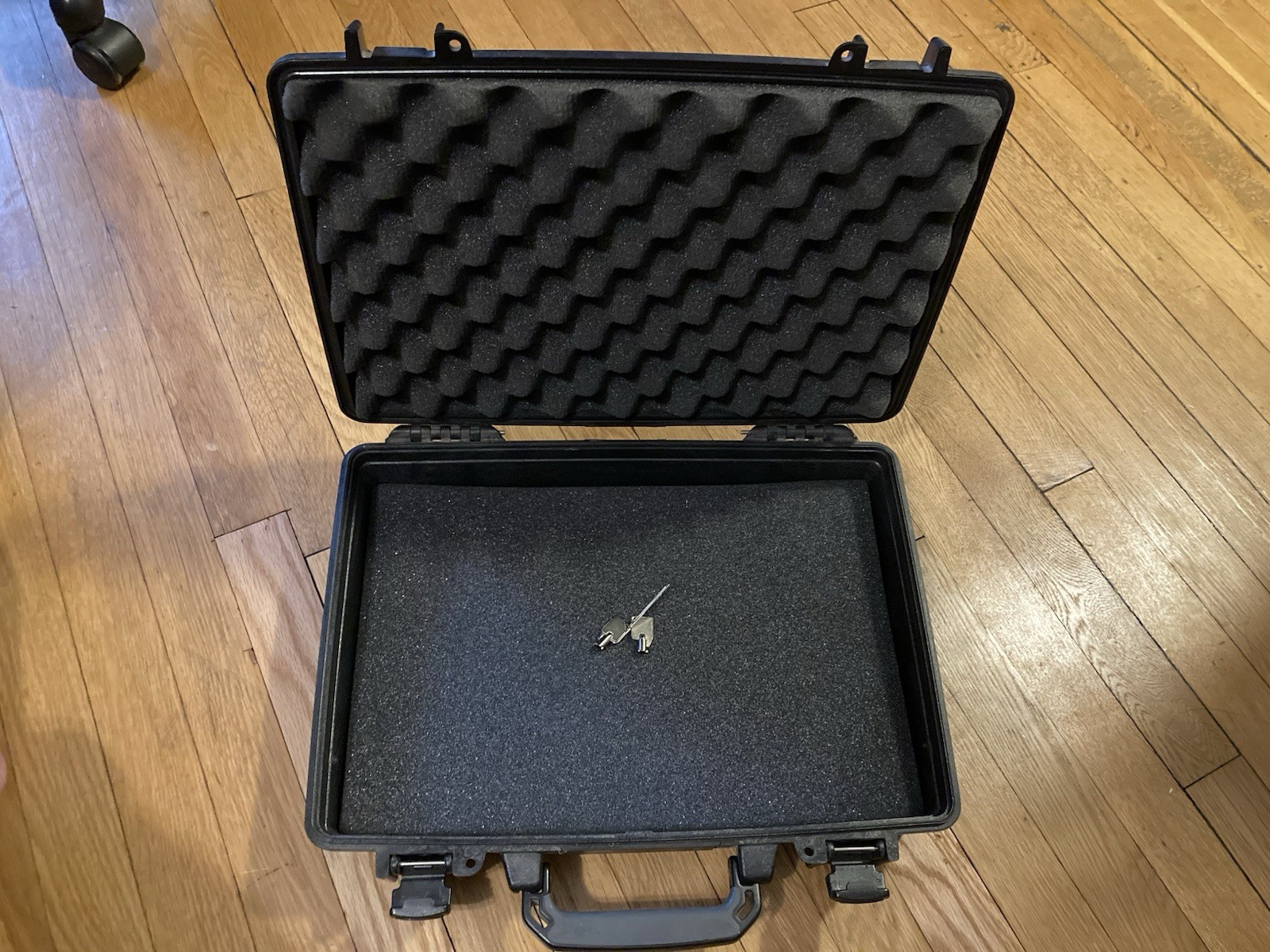 Pelican 1470 Protector Laptop Case with 2x Keys & Foam 16.88