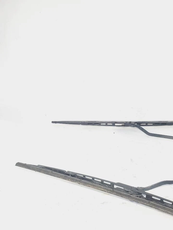 1995 Nissan 240SX OEM Pair Of Wiper Arms - Image 4 of 4