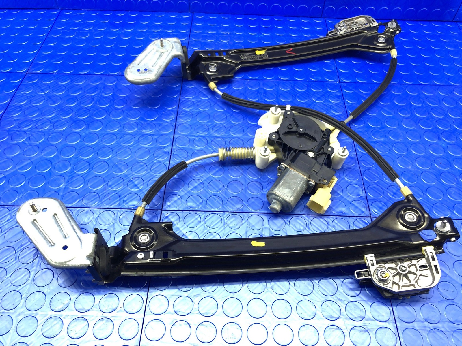 2014-2021 MASERATI QUATTROPORTE REAR LEFT DOOR WINDOW GLASS REGULATOR W/MOTOR