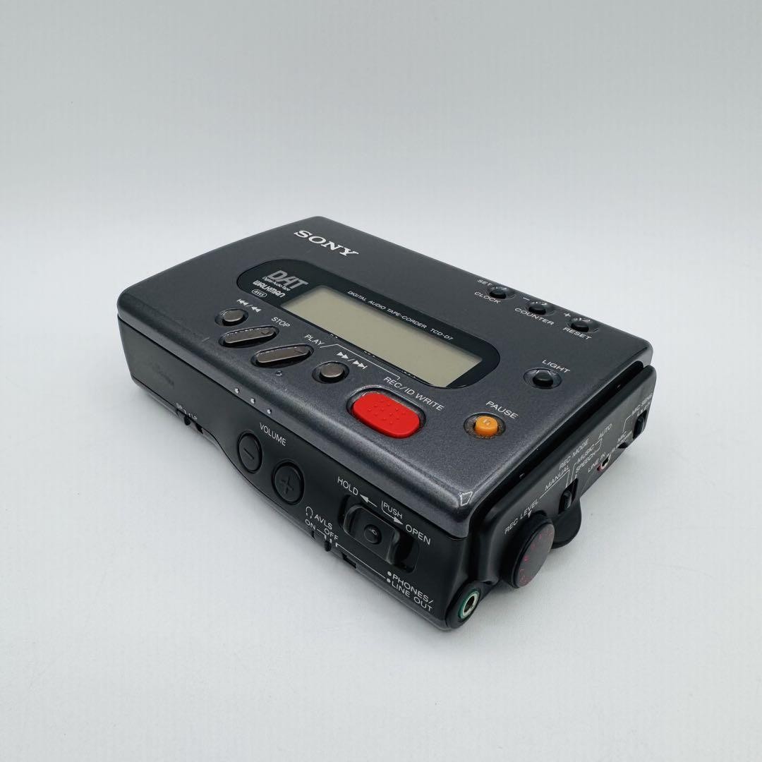 SONY TCD-D7 DAT WALKMAN Cassette Player 1.2W 1993 Portable