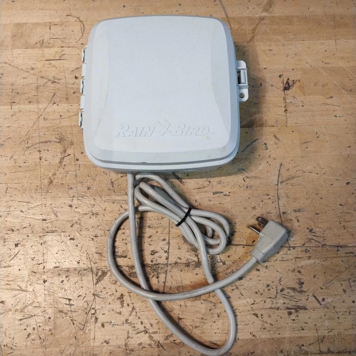 RAIN BIRD ARC8 WIFI SMART IRRIGATION CONTROLLER 8-ZONE USED 1-2X WORKS GREAT