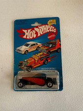 Vintage 1981 Hot Wheels ‘37 Bugatti Black and Red #1696 H1