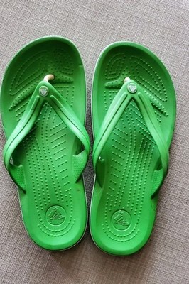 Crocs Women s Size 8 Crocband Flip Flops Lime Green Thong Sandals (Men s 6)