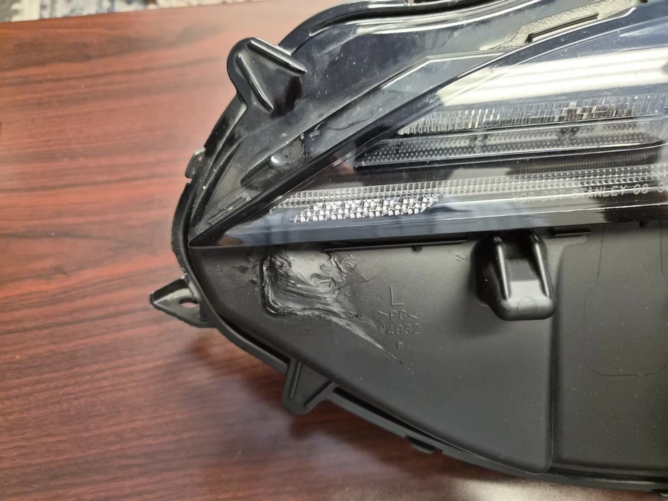 Faro LED LH conductor Toyota Sienna LE/XLE 2021 2022 2023 2024 FABRICANTE DE EQUIPOS ORIGINALES Foto 3 de 4