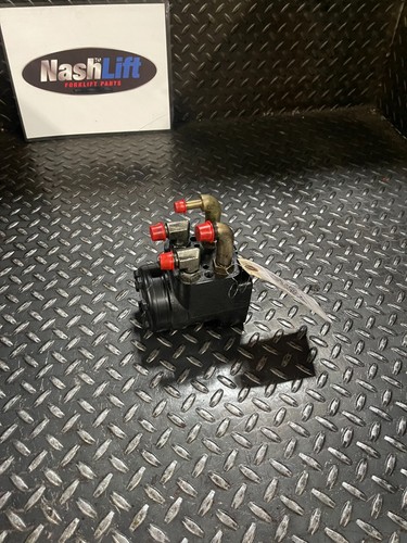 93E5400200 ORBITROL - DIRECCIÓN SE ADAPTA A CATERPILLAR BUEN USADO HBU1:43 - Imagen 3 de 9