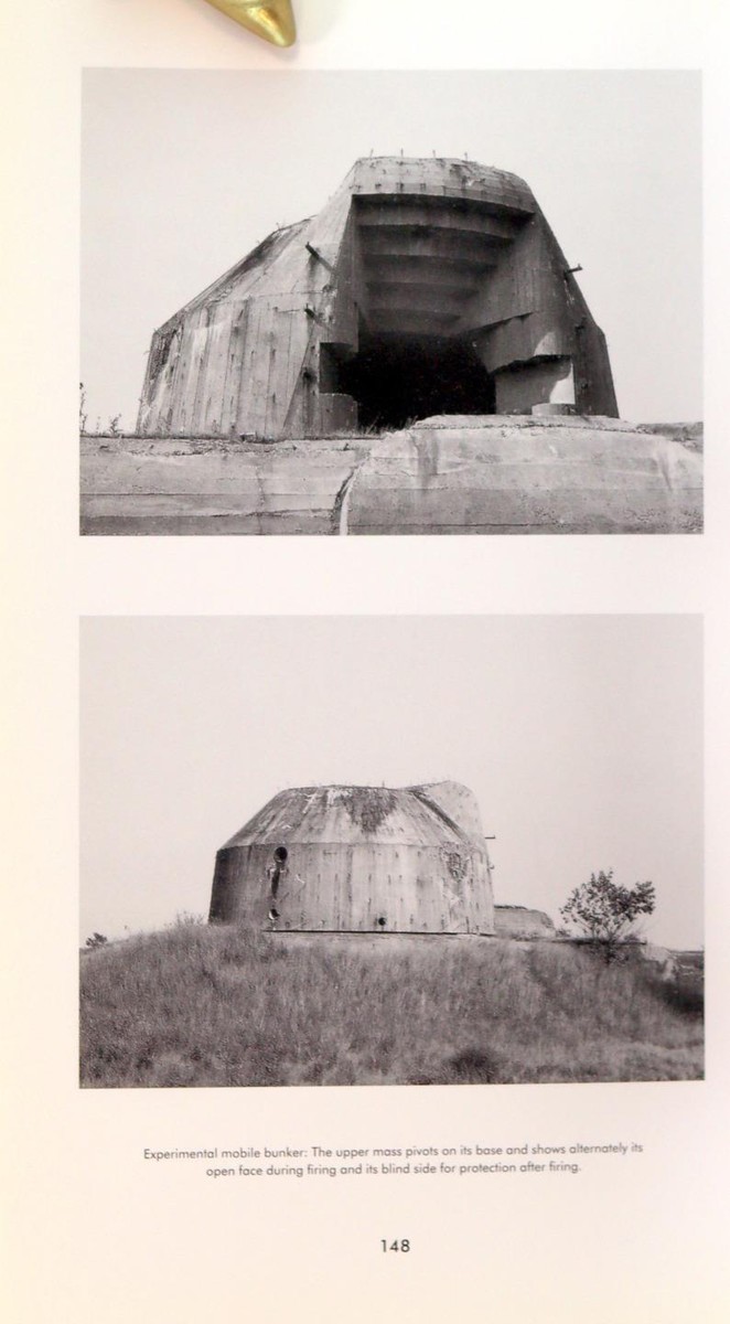 洋書 Bunker Archaeology by Paul virilio Bunker Archaeology: 9782907757492: Amazon.com: Books