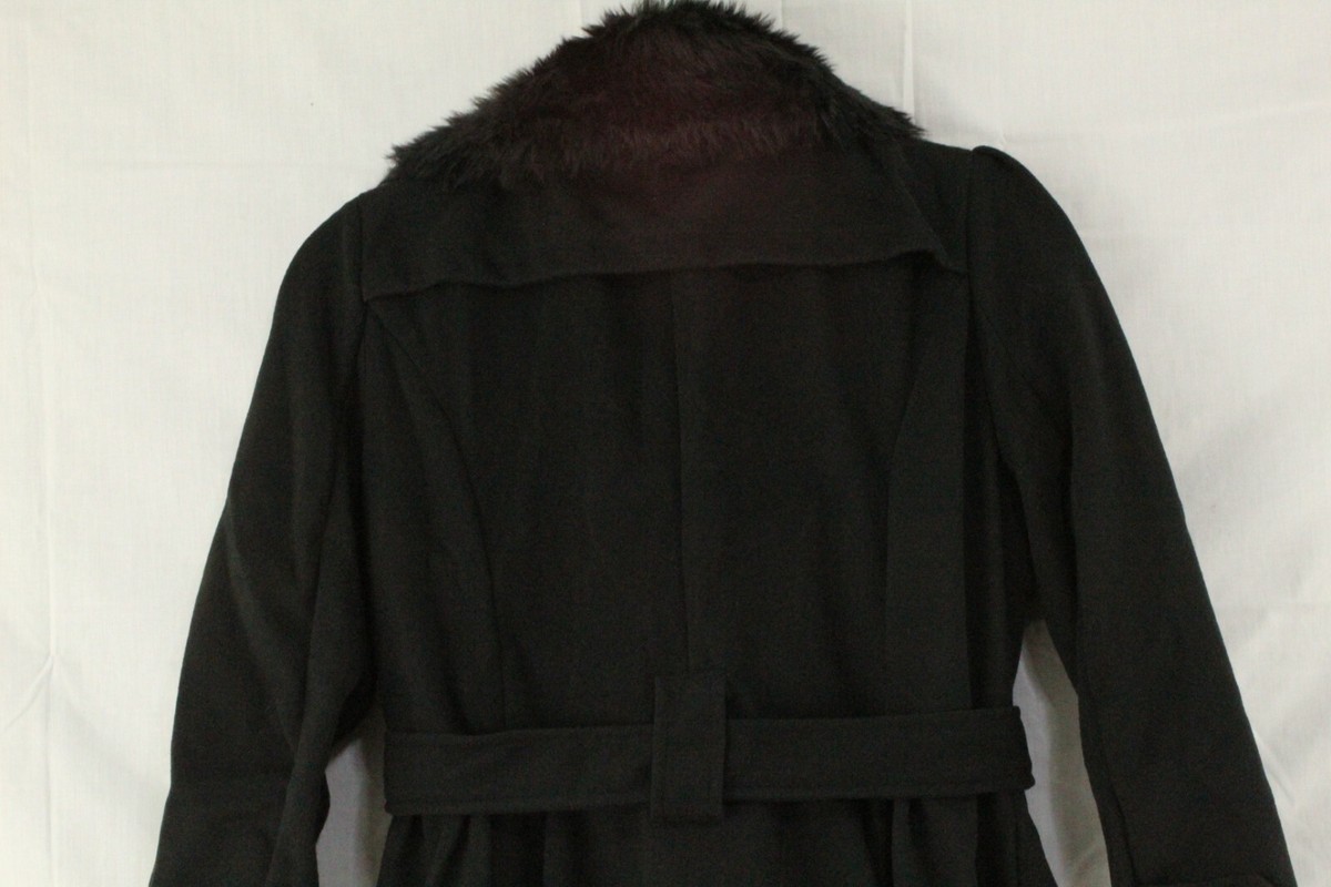Women's Size 6 Belted Double Breasted Faux Fur Collar Coat Color