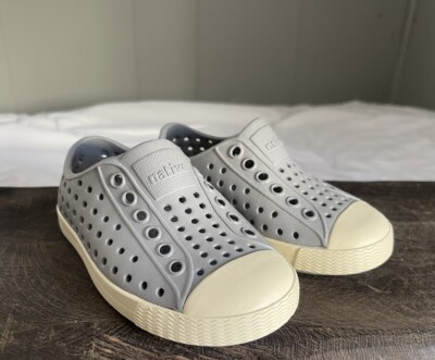 *NATIVE* Jefferson *Pigeon Gray/ Bone White* Slip-On Shoes Sz 5 C5 NWOT*