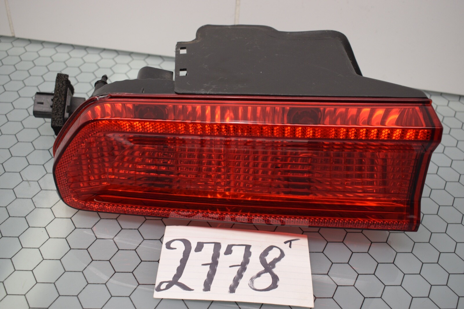 09 10 11 12 13 14 Dodge Challenger DRIVER Side Tail Light Used Rear Lamp #2778-T