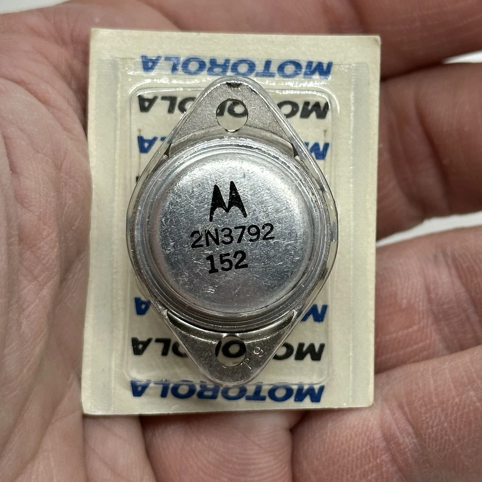 3× Motorola 2N3792 PNP Power Transistors TO-3 + 3 TO-3 Sockets NOS 80V 10A - Image 2 of 3