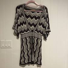 Belldini Women's M Lightweight Chevron Zigzag Knit Sweater Hooks