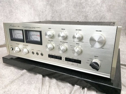 Amplificatore integrato Accuphase E-202 solo unità principale funzionante confermato - Foto 2 di 7