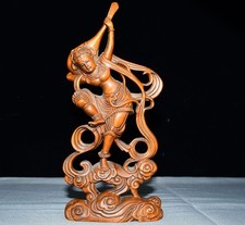Exquisite Small Leaf Boxwood Flying Beauty Ornament