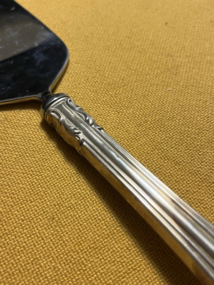 Reed and Barton Siglo XVIII Servidor de Pasteles y Pasteles Estela Espejo Esterlina Foto 3 de 4