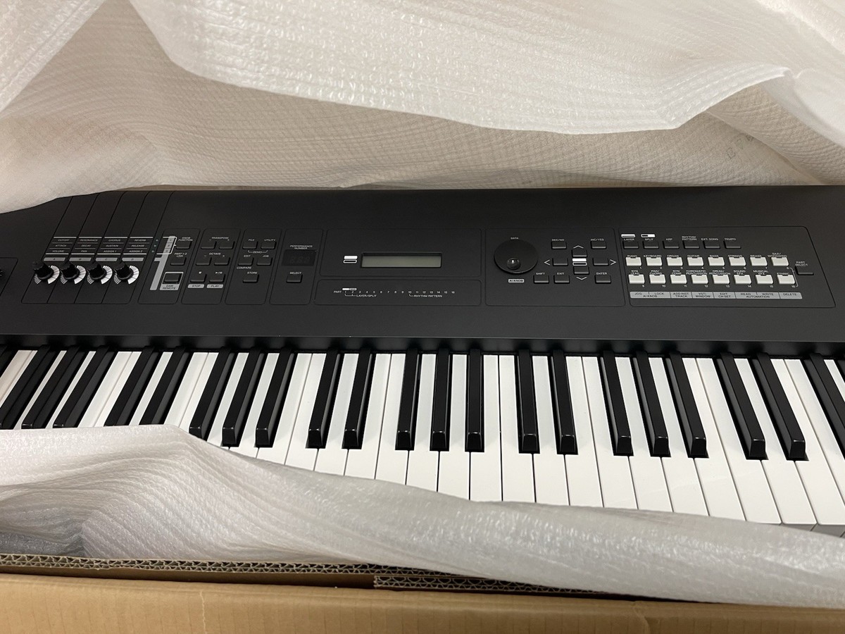 Yamaha MX88 88-Key Weighted Action Synthesizer Keyboard, MX88BK 