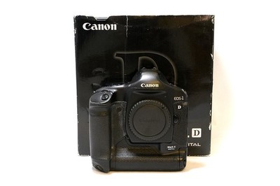 CANON EOS-1D MARK II KAMERA + N.2 AKKUS