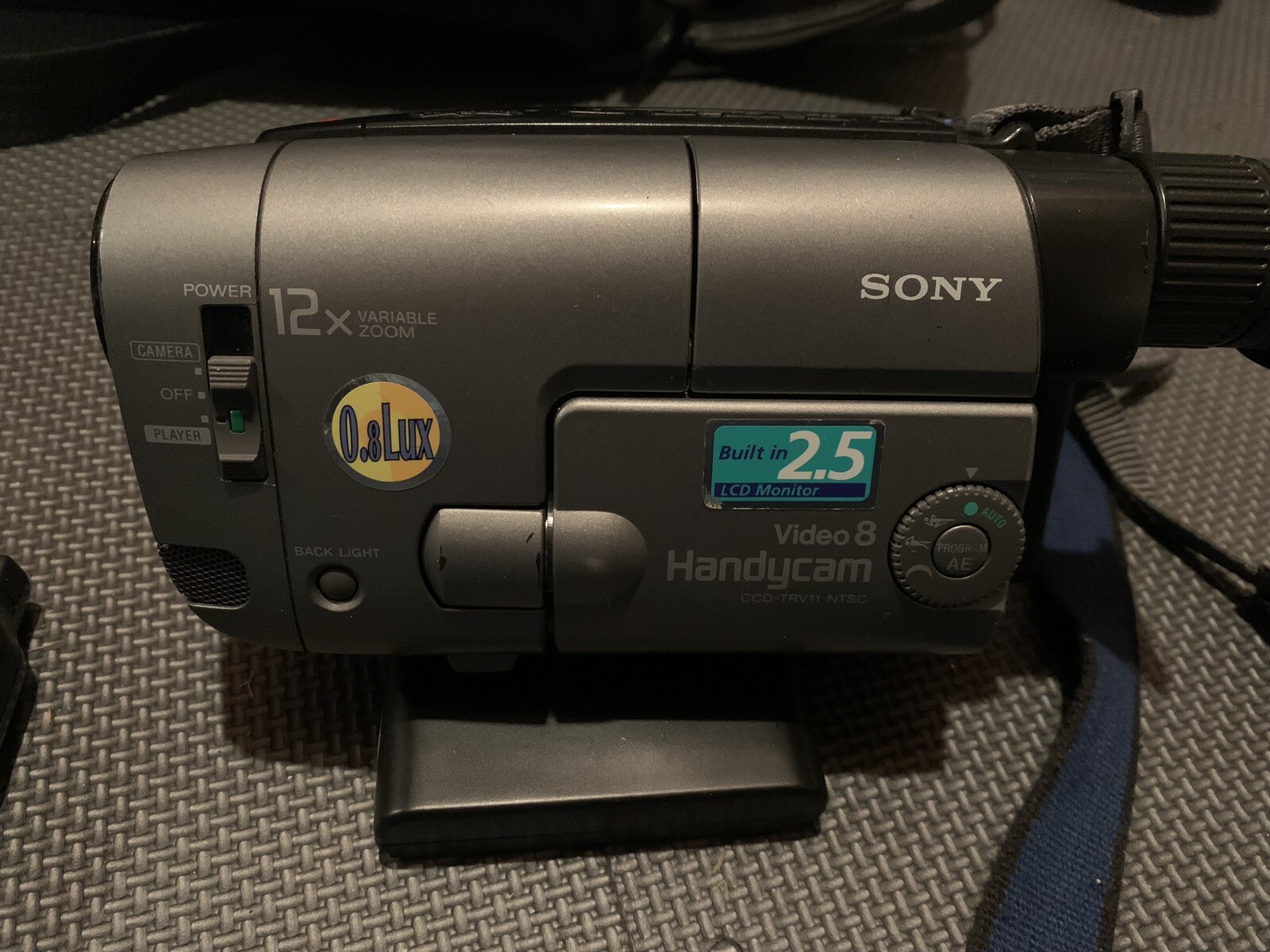 Sony Handycam CCDTRV11 Video8, Camera, Charger, Batteries, Manual