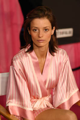 Flavia Lucini is seen backstage before the 2015 Victoria's Secret - Old Photo 2