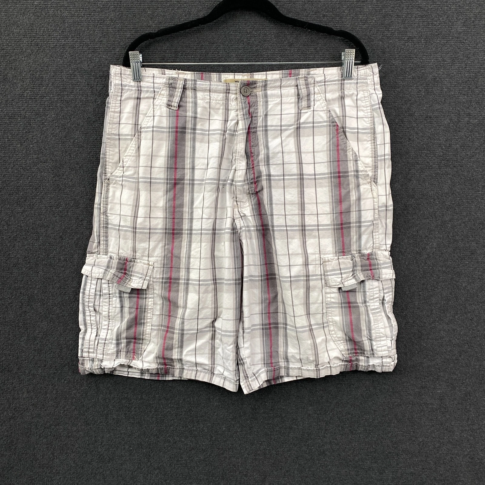 Wrangler Mens W37 Cargo Shorts White Grey Red Plaid Workwear Utility Outdoor