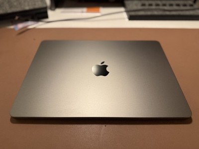MacBook Air 13,6  M3 8Core CPU 10Core GPU 512 GB SSD 16 GB 2024 Space Grey